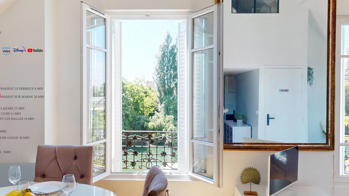 Le Port sous la Lune Apartment | T3 apartment overlooking the Marne in Nogent sur Marne near Paris & Disney