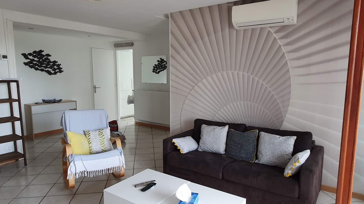 La Ciotat Apartment | T3 renovated 67m - 250m to the beach - 6 pers - Parking - near shops and resto