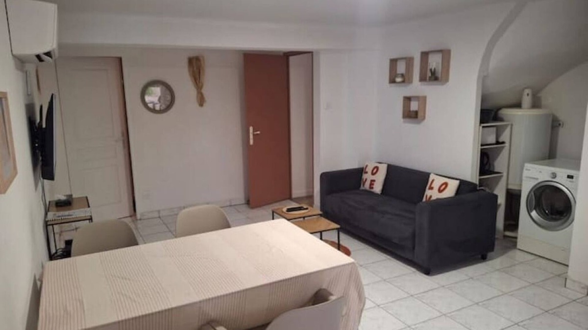 Ancely Apartment | T3 Villa ROMAN-Clim- wifi-Tram-Parking-Terrace