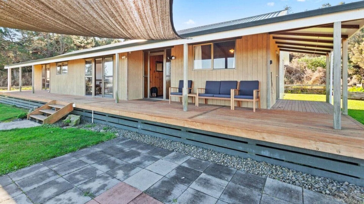 Tirohanga House | Tablelands Family Retreat