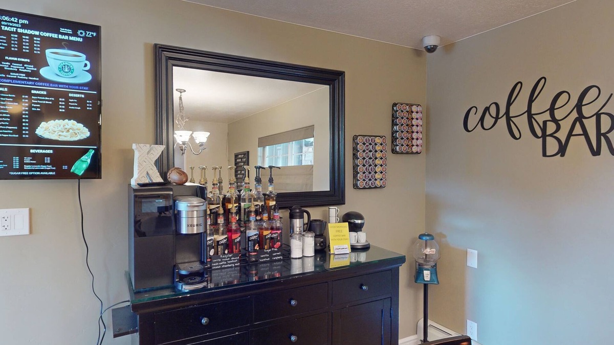 Parowan Bed & Breakfast | Tacit Shadow "Aviator", Private Bedroom at base of Brian Head Mountain, WiFi