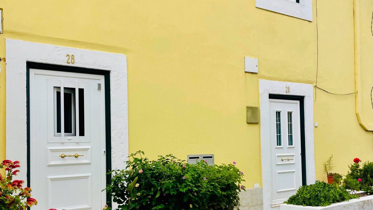 Cacilhas Apartment | Tagus River Apartment *Cacilhas, 10min from Lisbon