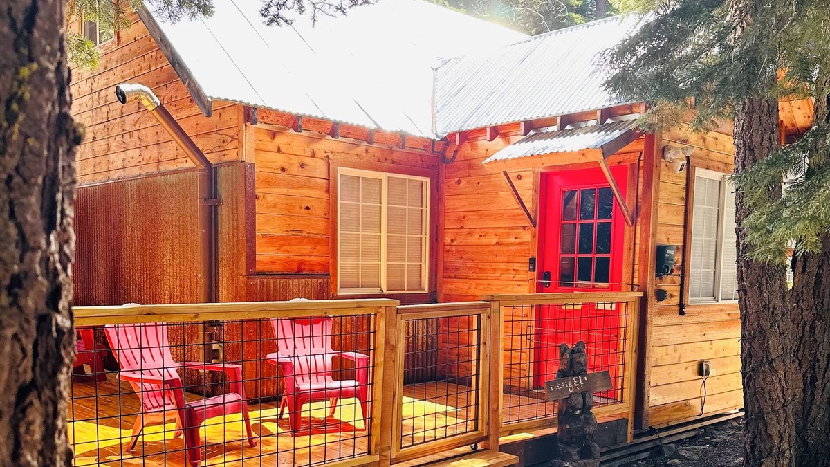 Tahoma Cabin | Tahoe Cabin 1 mile from lake. Great for family or couples!