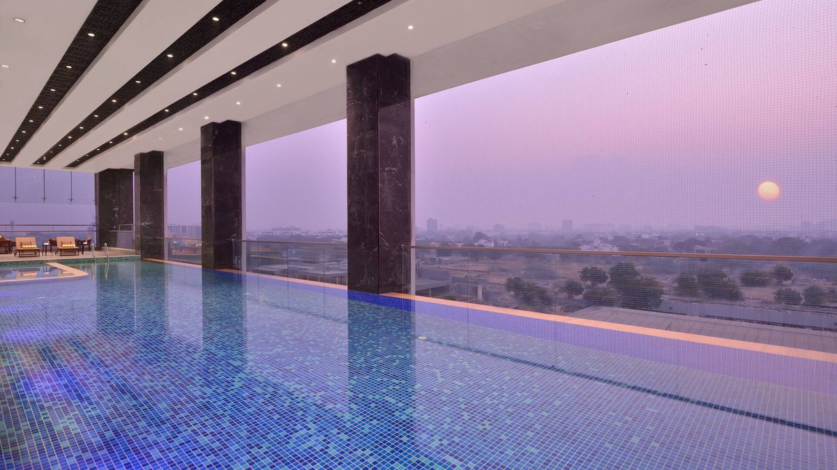 Thaltej Hotel | Taj Skyline Ahmedabad