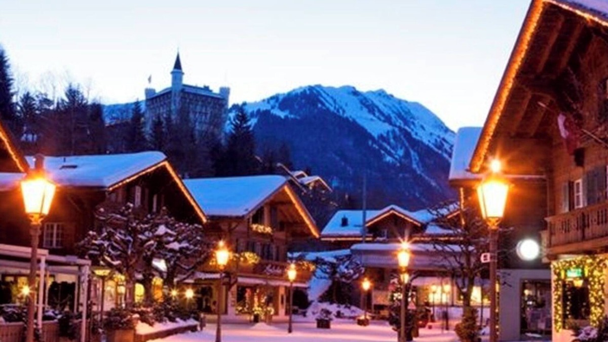 Zweisimmen Nr Gstaad Ski Chalet | Take in the beauty of this classical Alpine Gstaad chalet Near all ski stations