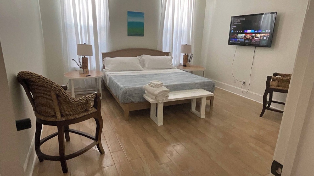 Uptown House | Take Me to the River House- Fun, Spacious, and Close to Everything