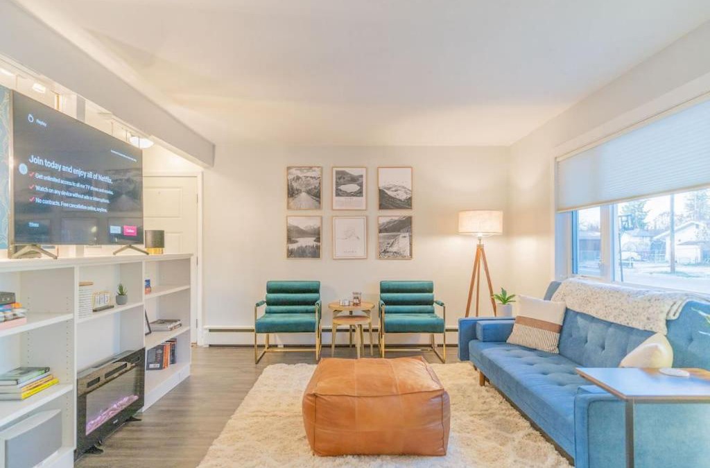 Fairbanks House | Taku's Contemporary & Stylish Private Retreat