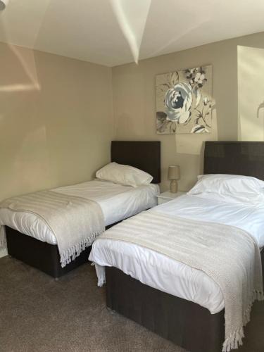 Lulsgate Bottom Hotel | Tall Pines Lodges