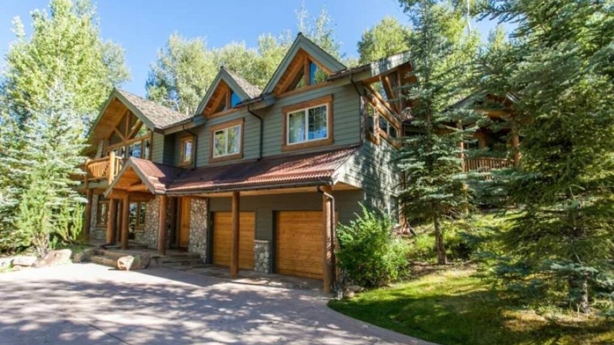 Snowmass Village House | Tall Timbers Lodge - Mountain Chic! 7-10 Minute Walk to Ski