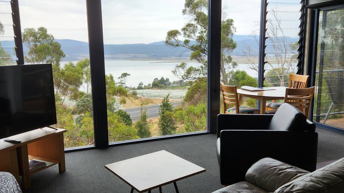 Grindelwald Apartment | Tamar Ridge Winery Apartment #10