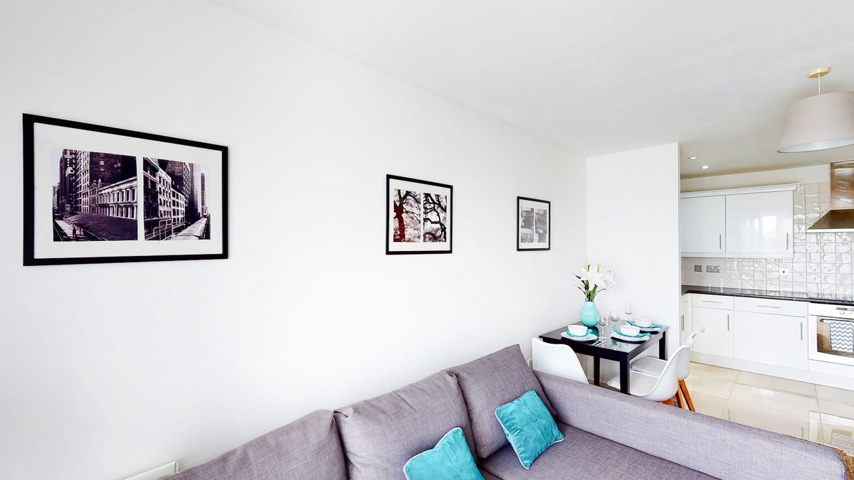 Hatfield Apartment | Tamblin Lodge - Bright, Modern, Fresh Apartment