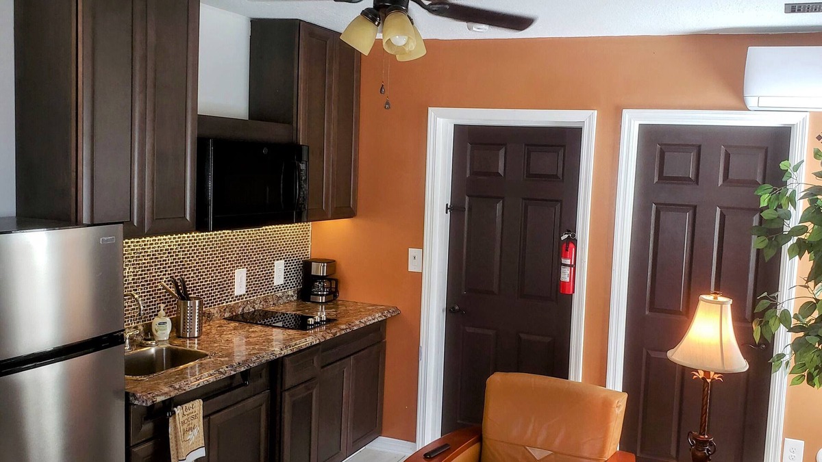 Tampa Apartment | TAMPA SUITE 4 Minutes from SEMINOLE HARD ROCK CASINO