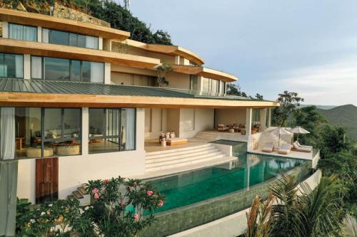 Praya Barat Resort | Tampah Hills