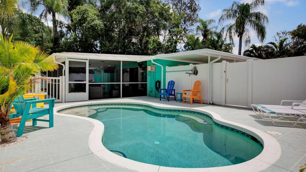 Ridge Wood Heights House | Tana’s Siesta Getaway - Heated Private Pool