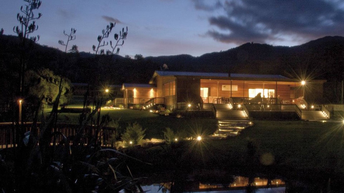 Port Charles Cabin | Tangiaro Kiwi Retreat