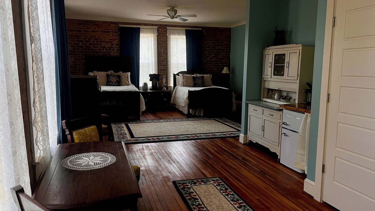Welcome Cabin | Tanglewood Inn