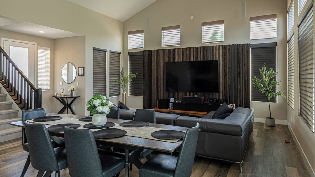 Brighton House | Tanner Peak: Wellness Business Entertainment
