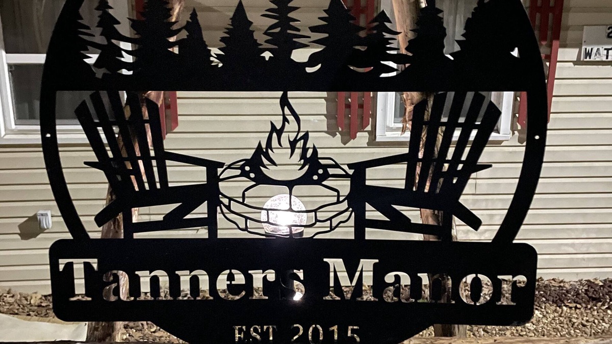 Warsaw House | Tanners Manor is in a peaceful setting on the end of a cove.