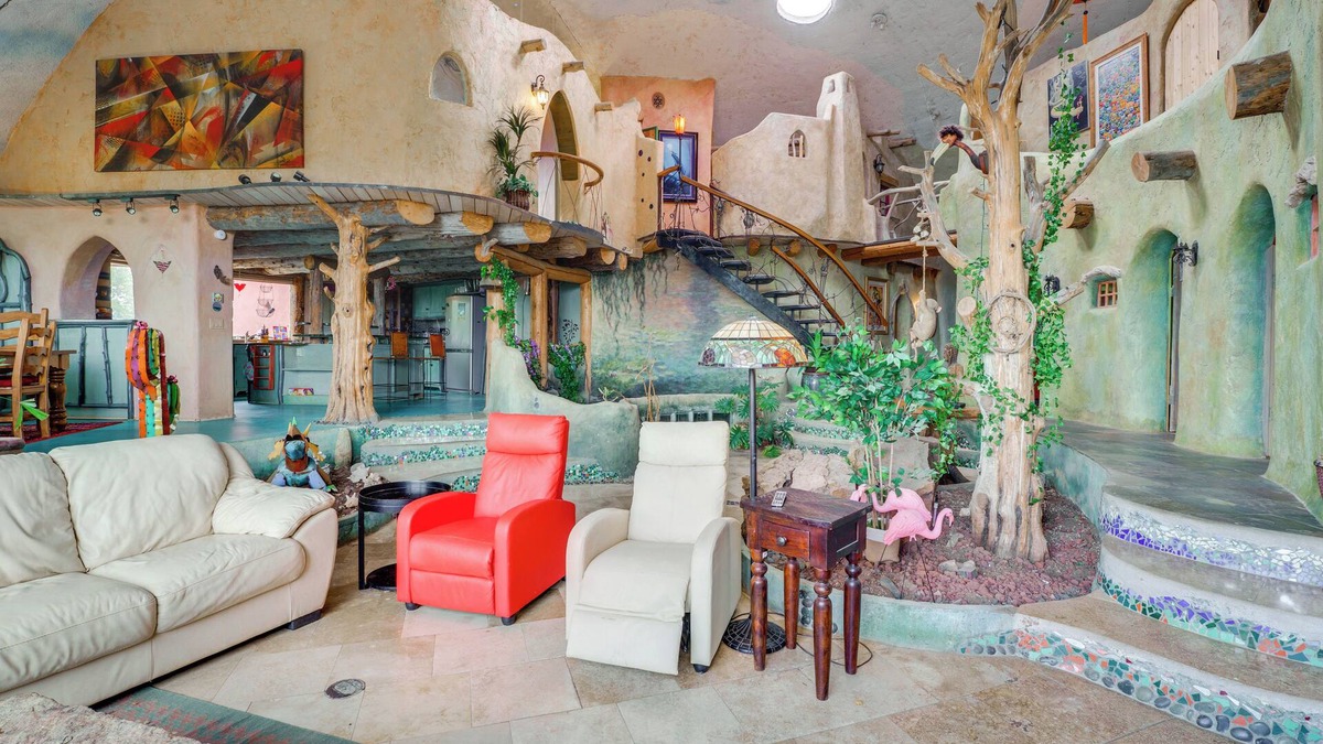 Arroyo Hondo House | Taos Dome Home w/Hot Tub, Fireplace + Mntn Views!