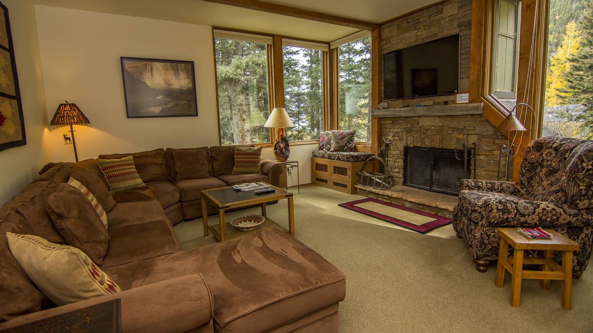 Taos Ski Valley Condo | Taos Ski Valley 2 Bdrm/Sleeps 6/Directly Next Door To The Children's Ski School