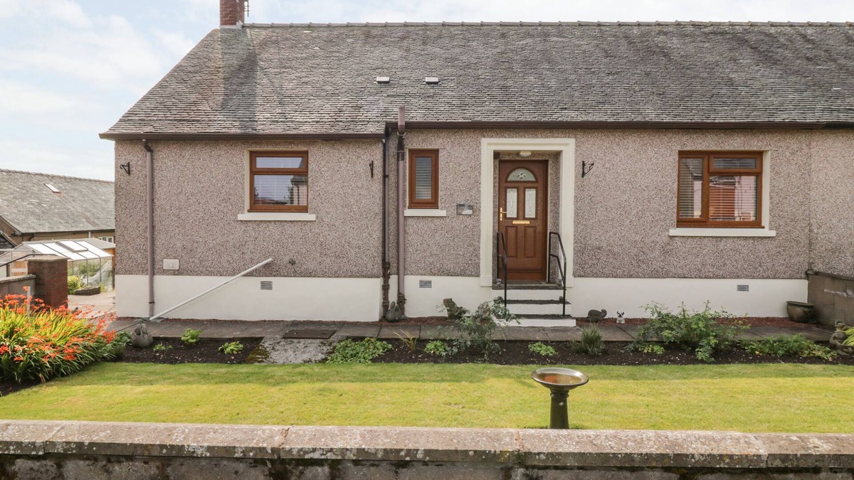Annan Cottage | TARNACRYE, family friendly, character holiday cottage in Annan