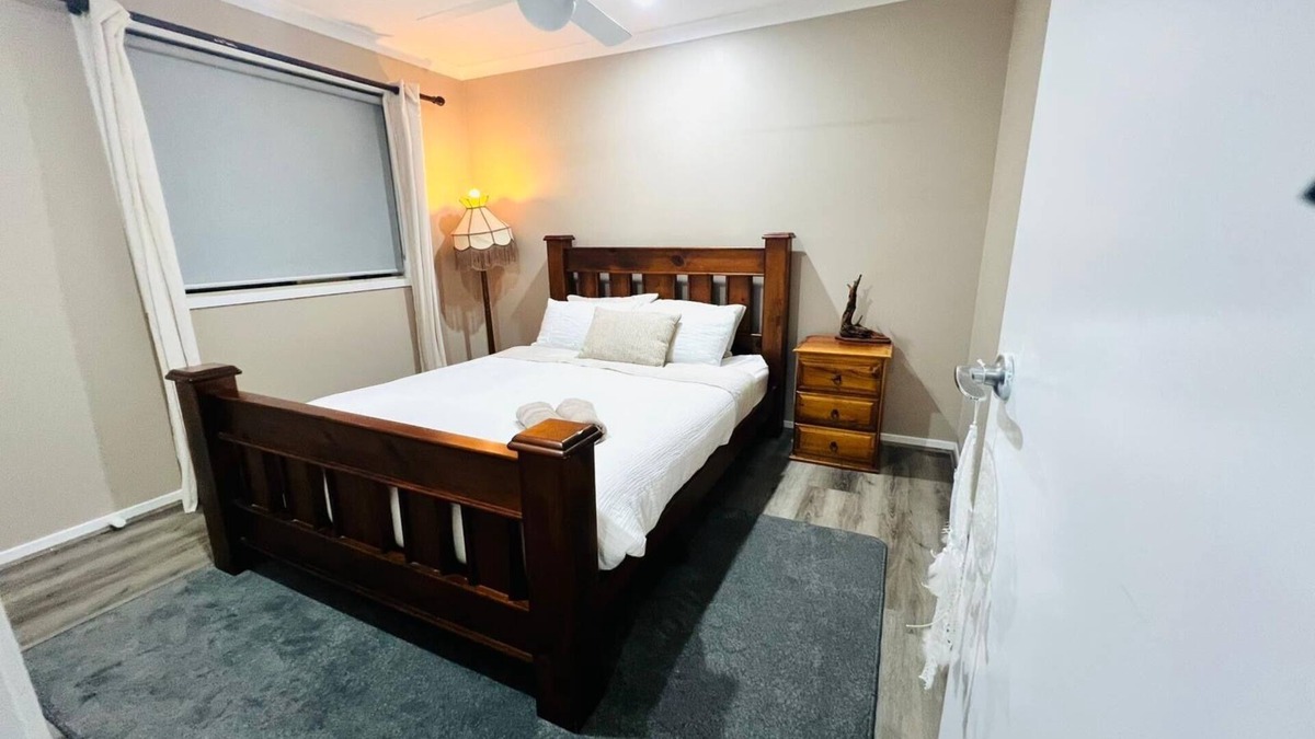 Tarneit House | Tarneit Treasure a 4 bed room house. A place of peace and tranquilaity