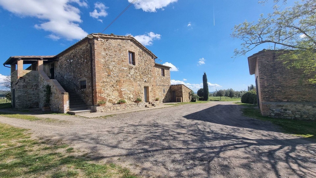 Montalcino House | Tasteful Countryside Stay
