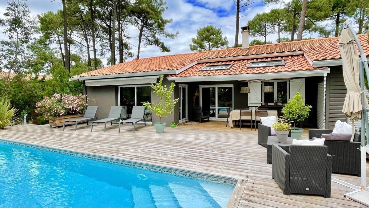 Lacanau-Ocean House | Tasteful house with great pool area