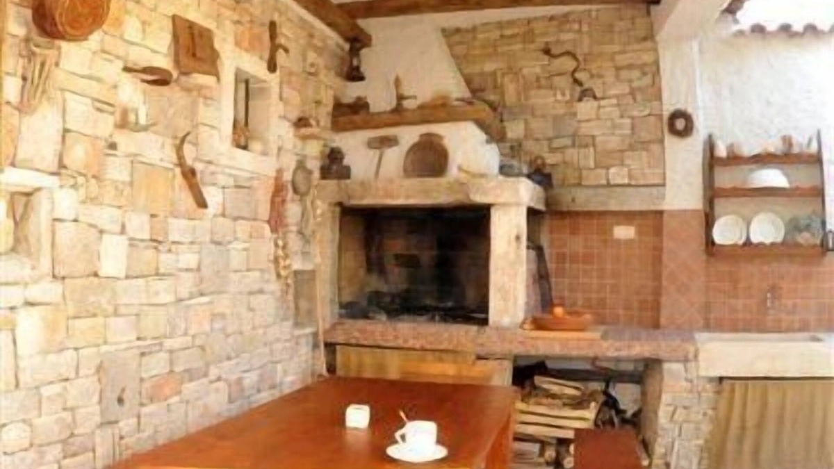 Murter House | Tasteful vacation home for max. 6 persons (3 bedrooms), only 50m from the beach