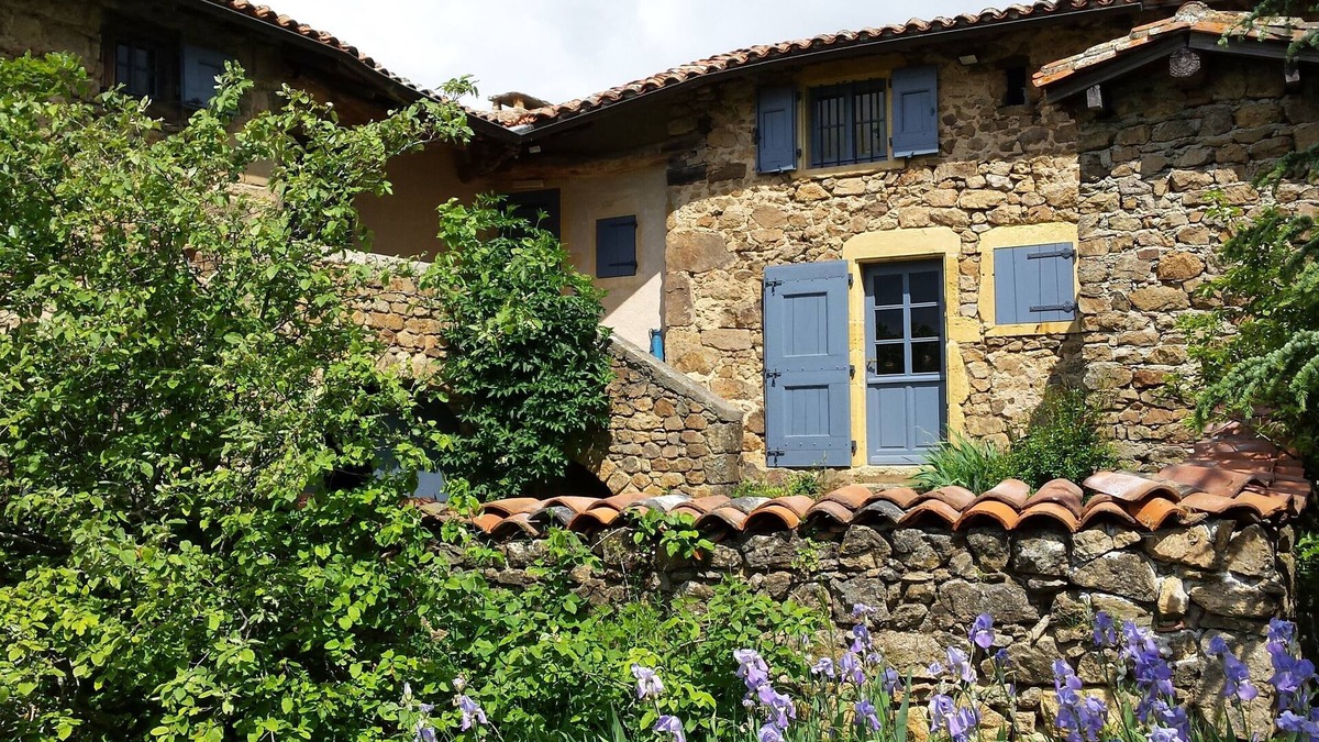 Saint-Martin-en-Haut House | Tastefully renovated old stone farmhouse - heart of Monts du Lyonnais mountains