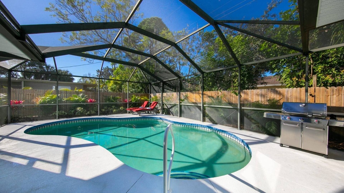 Ridge Wood Heights House | Tastefully remodeled pool home 7 minutes from the Siesta Key Beach