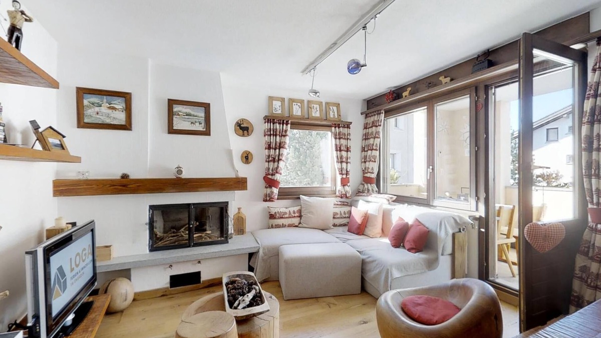 Sils-Maria Apartment | Tastefully renovated 3-room apartment on the first floor, approx.