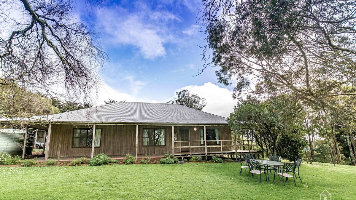 Foster North House | Tavira Summary: PLEAS