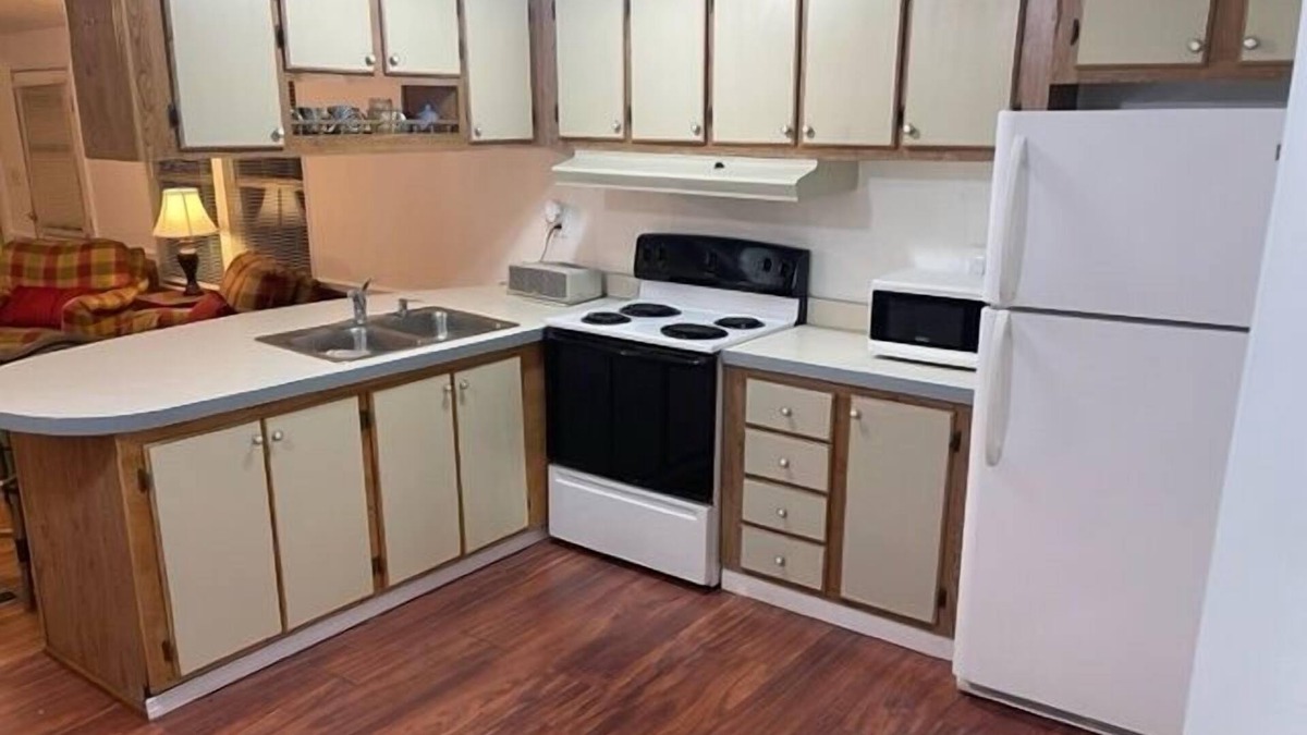 Okeechobee Cottage | TAYLOR CREEK RIVER COTTAGE by the boat ramp (UNIT 4) by RedAwning