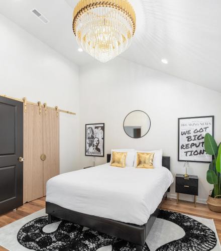 Woodbine House | Taylor Swift Eras Inspired Home-10 min to Broadway