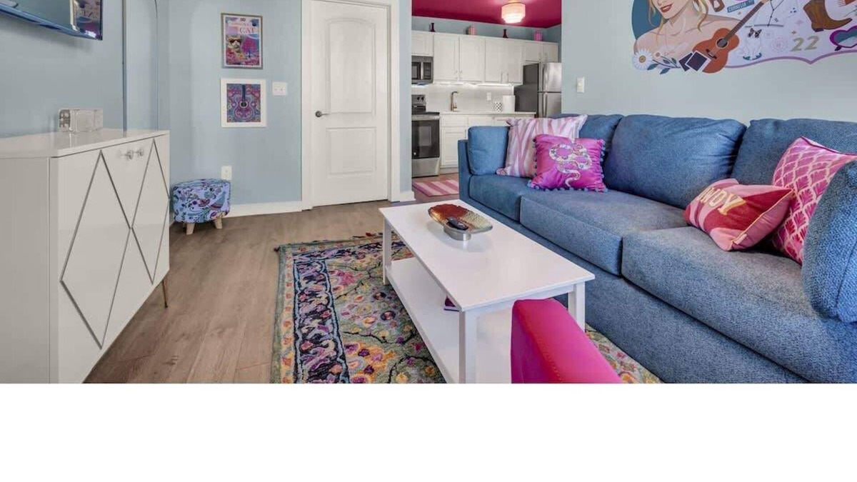 Hope Gardens Apartment | Taylor Swift Themed Apartment!