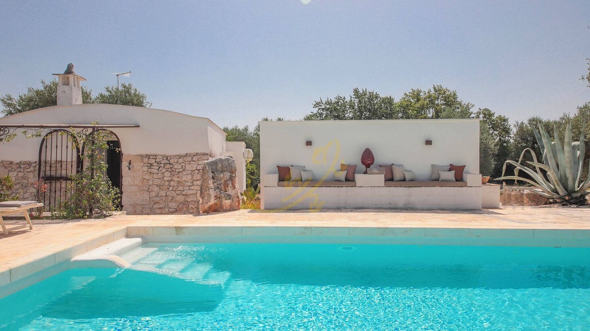 Fumarola House | TD Trulli Chiara Tastefully Decorated with Pool