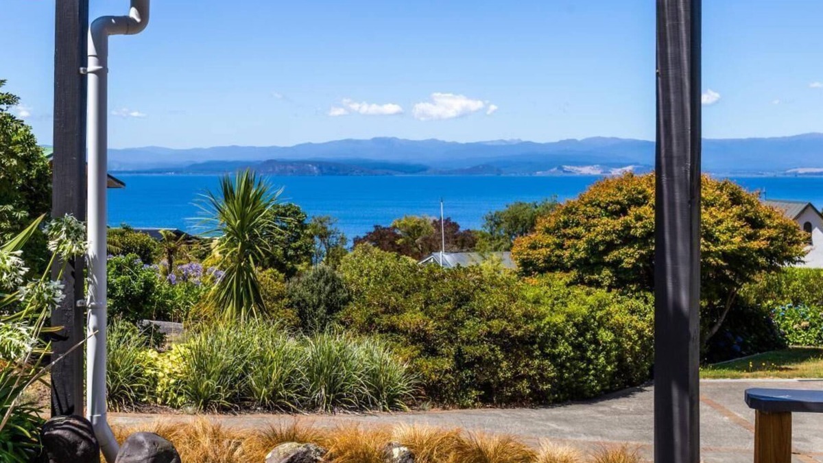 Whareroa Village House | "Te Hokinga" - Whareroa Classic Kiwi Bach Escape