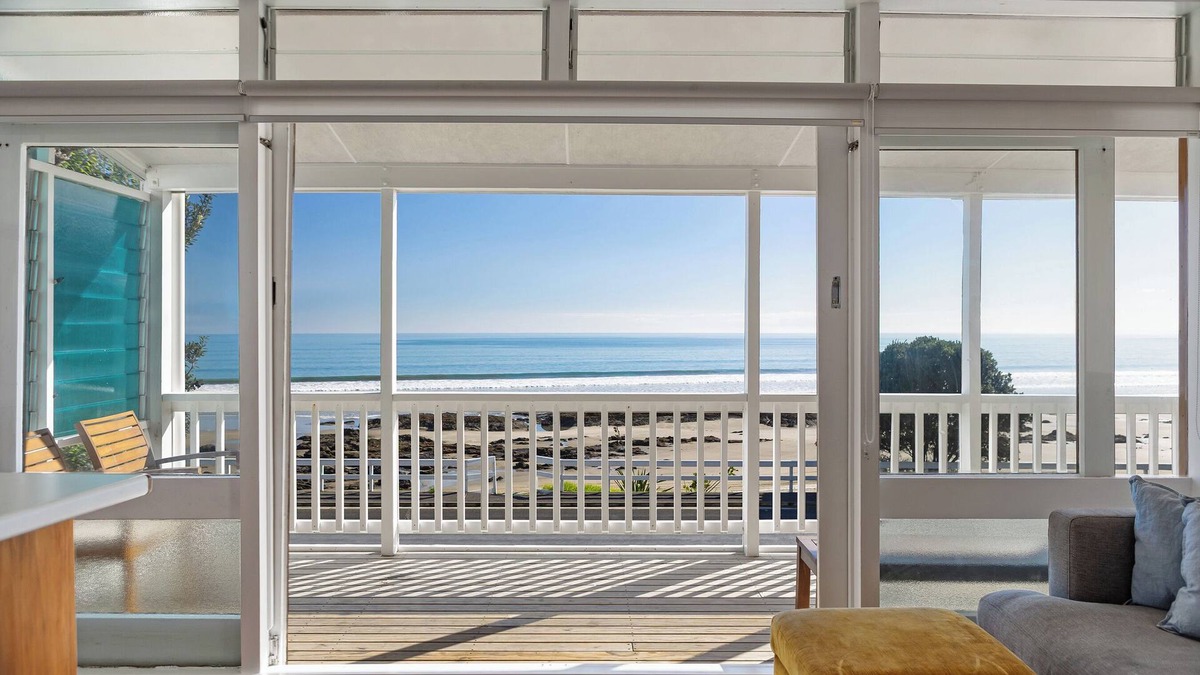 Ahipara House | Te Hu - Ahipara Beachfront Bach