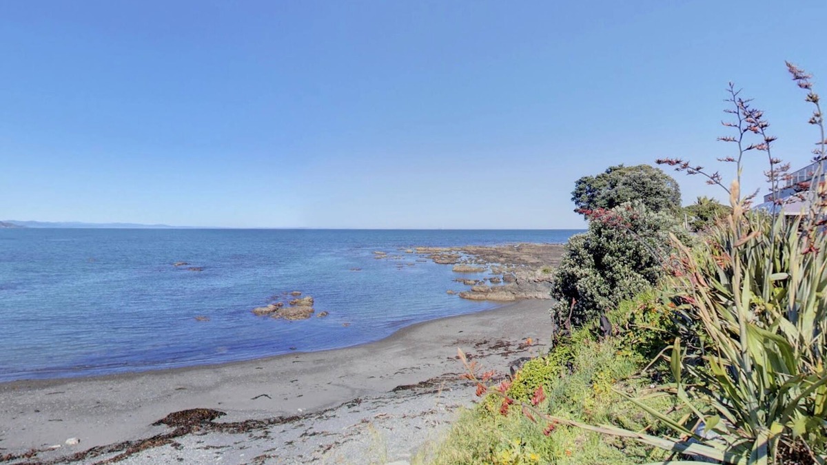 Te Kaha Hotel | Te Kaha Beach Hotel