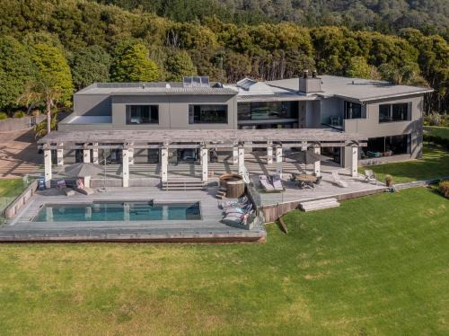 Whangapoua House | Te Punga Lodge - Whangapoua Beach Luxury Villa