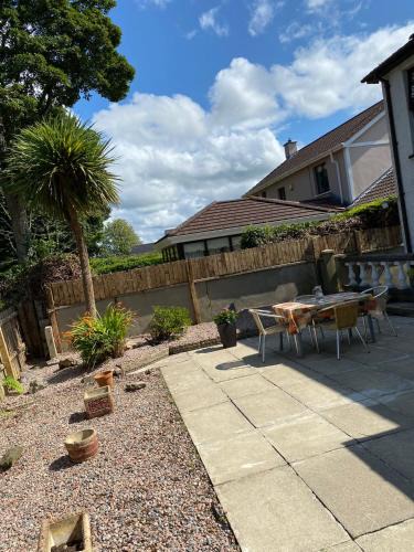 Londonderry House | Teach Mor