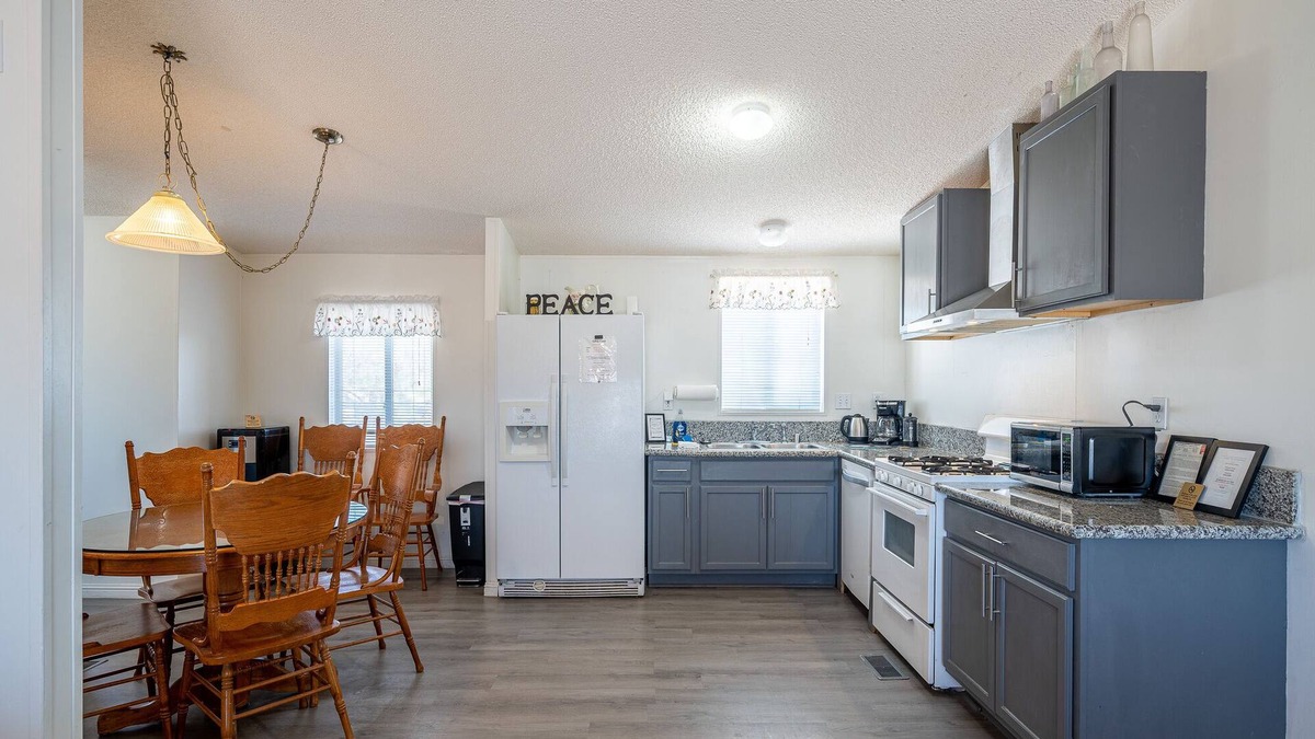 Tecopa Apartment | Tecopa Sunrise Perfect Location for your Death Valley Trip