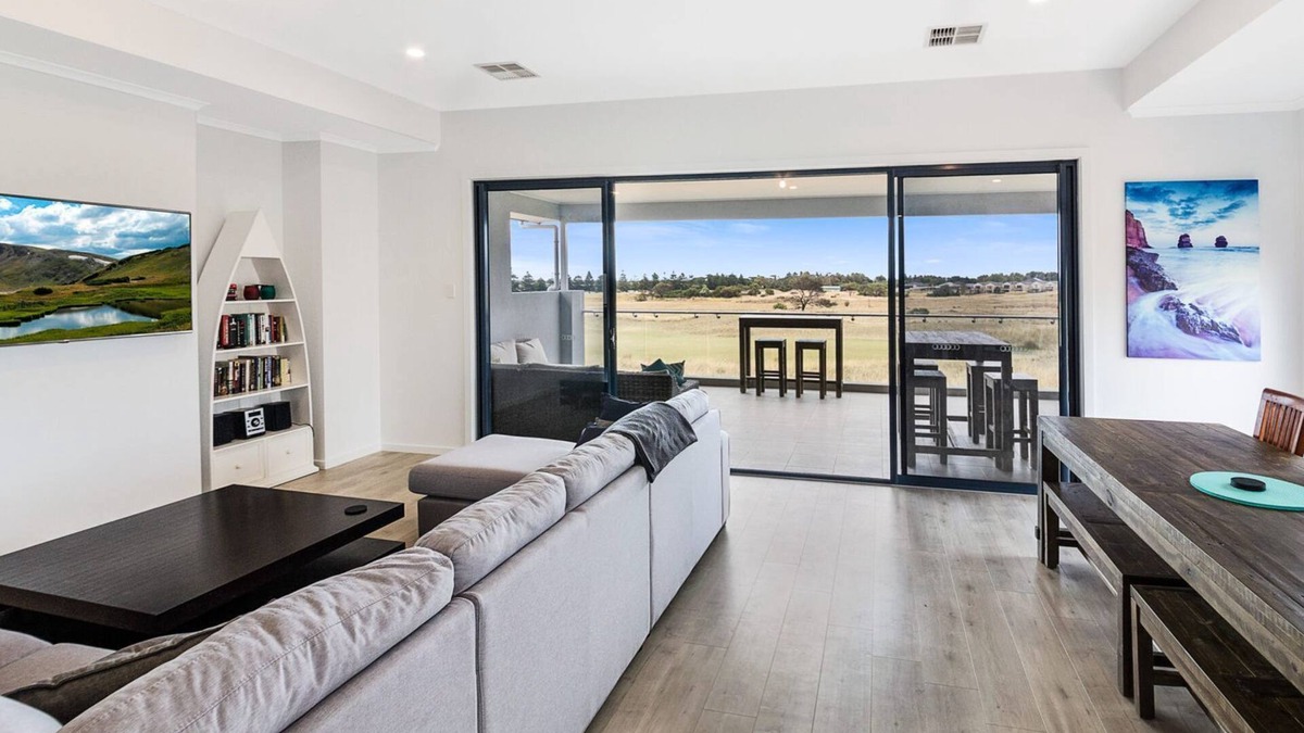 Normanville House | Tee Two on Troon - 21/30 Troon Drive
