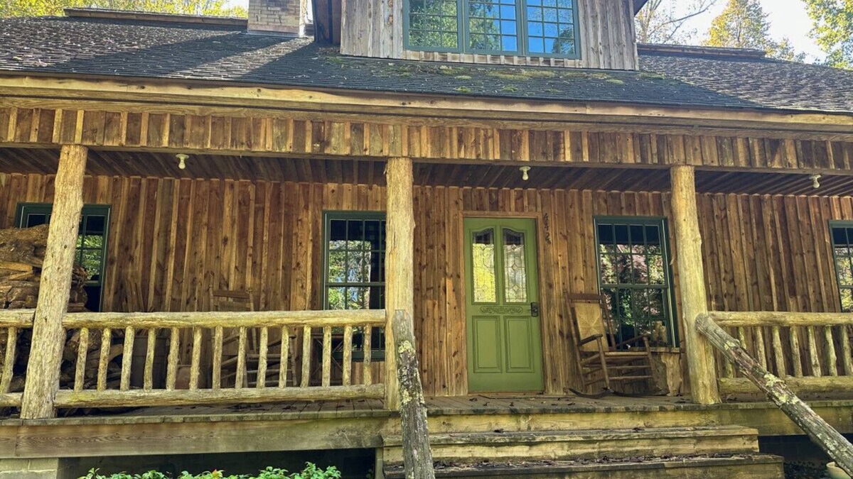 Lexington - Salisbury House | Teebo backwoods retreat