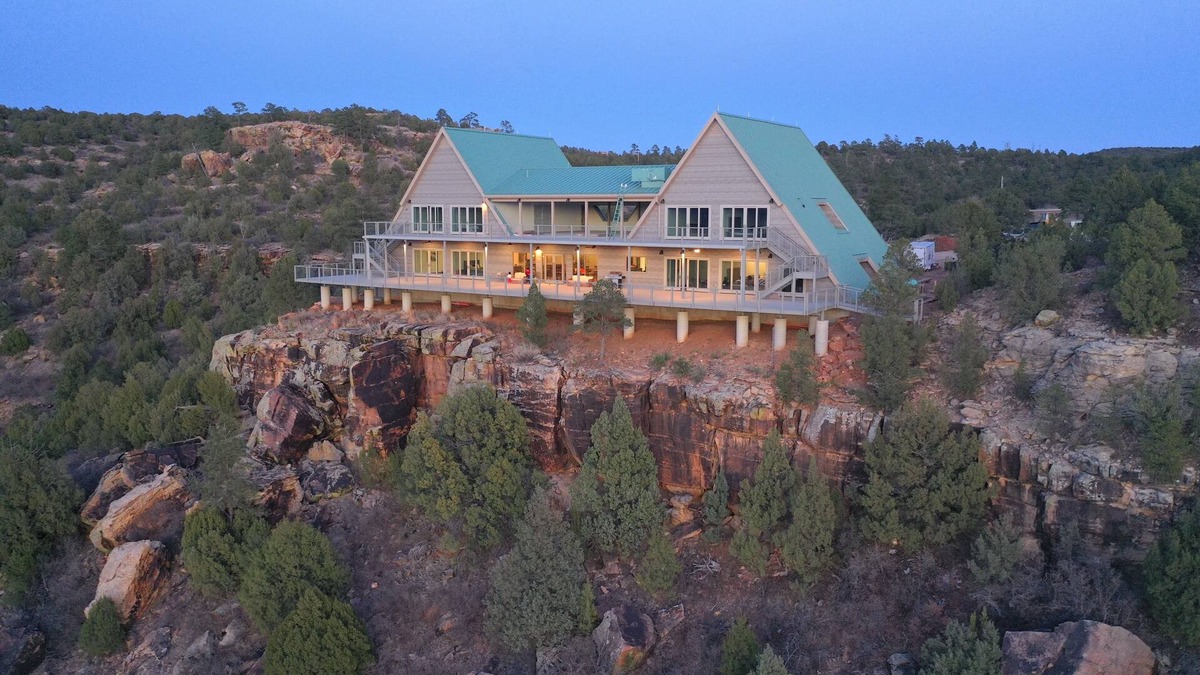 Solano Hotel | Teepee Lodge at giant ranch with horses & firearms & trailrides, New Mexico