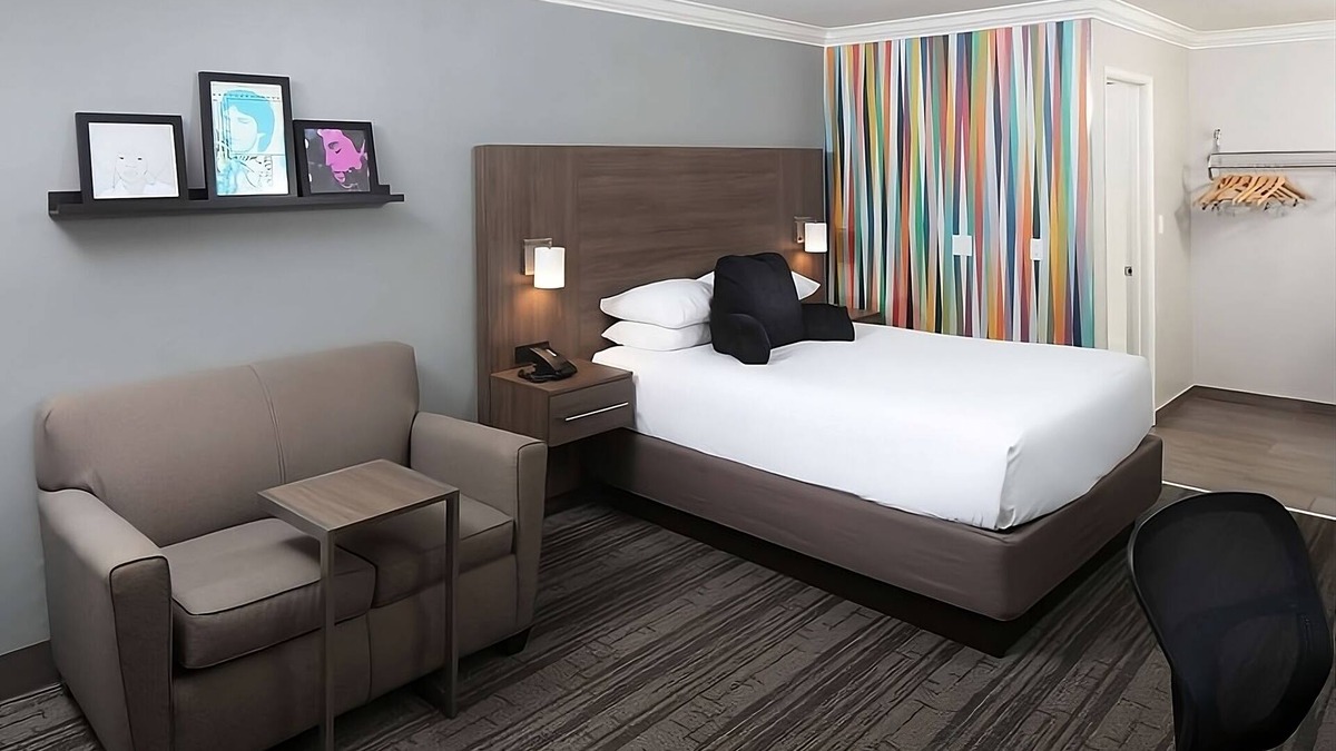 Temecula Hotel | Temecula Valley Wine Country Tour! Pool & Hot Tub!