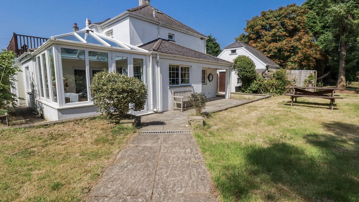 Goonhavern Cottage | TEMPLE HOUSE, pet friendly, character holiday cottage in Goonhavern