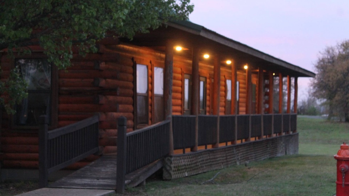 Pettit Hotel | Tenkiller Lodge