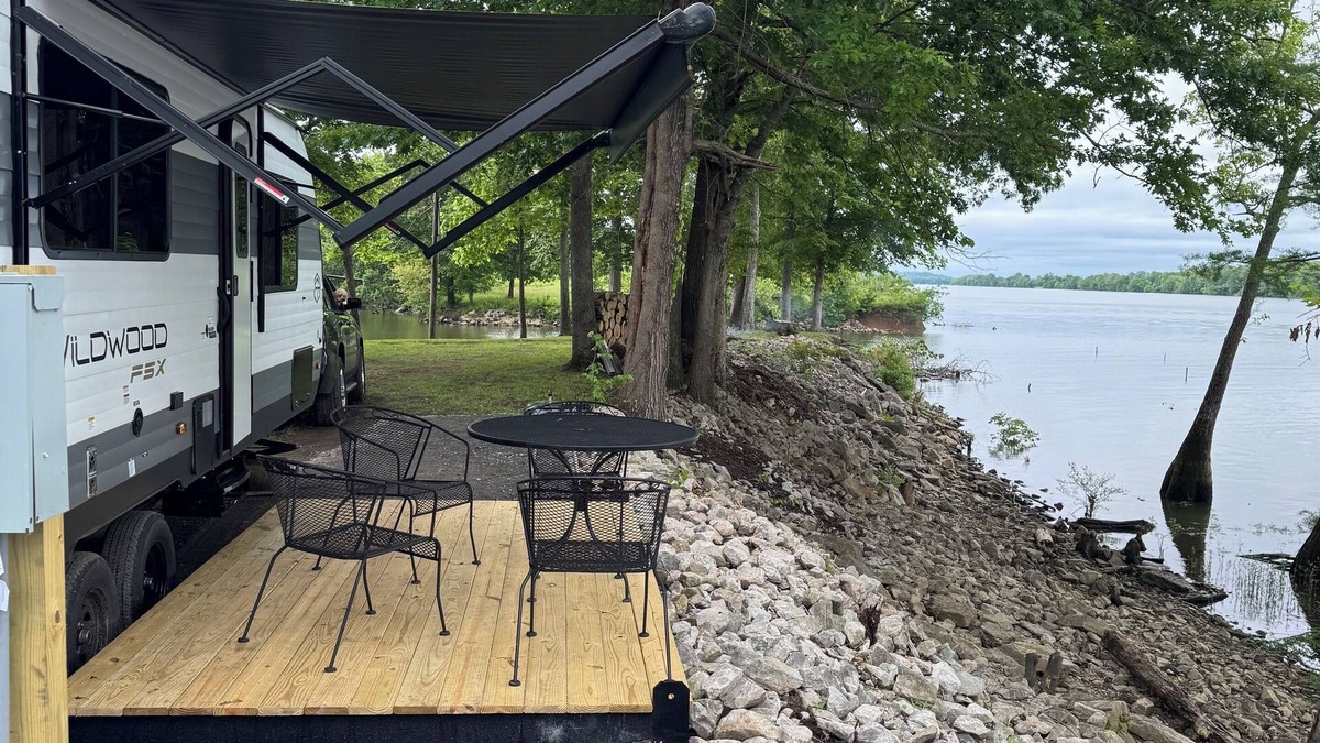 Denver House | Tennessee River RV Retreat